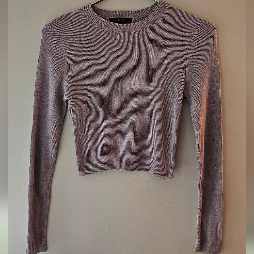 Forever 21 Grey Ribbed Crop Top. Size Small